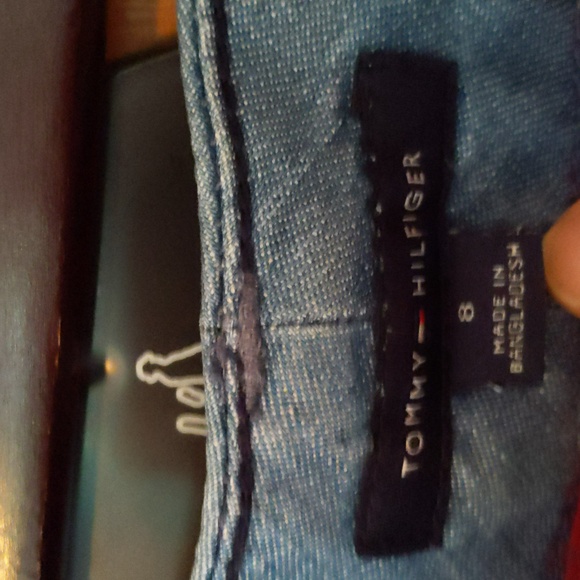 Tommy Hilfiger women's size 8 Bermuda/long shorts - Picture 3 of 3